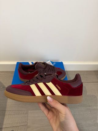 Adidas Samba Terciopelo Beige y Rojo