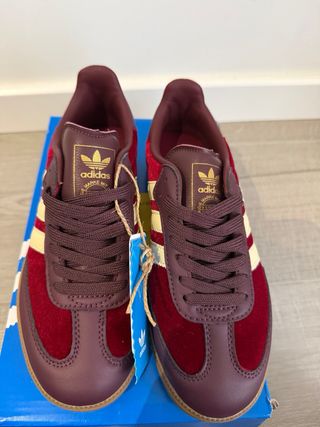 Adidas Samba Terciopelo Beige y Rojo