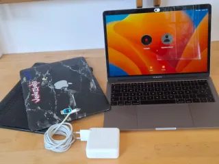 MacBook Pro 13” 2017 i5 8GB 250GB SSD