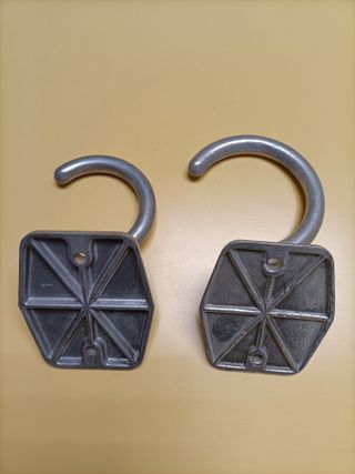 2 Ganchos de aluminio para colgar bicicletas