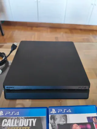 PS4 Slim 1TB Negra + Mando y Cables