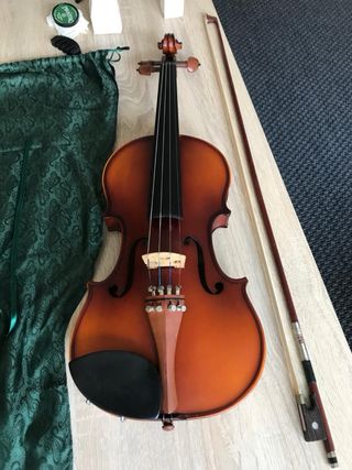 Violín Thomann 4/4 completo con estuche