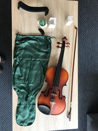 Violín Thomann 4/4 completo con estuche