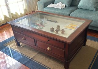 Mesa de centro de madera y cristal