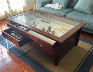 Mesa de centro de madera y cristal