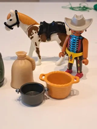 Lote Playmobil Vaqueros con Caballos y Accesorios