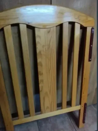 Cuna de madera para bebé