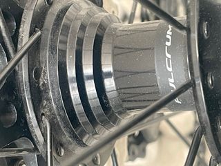 Megamo Raise Talla S