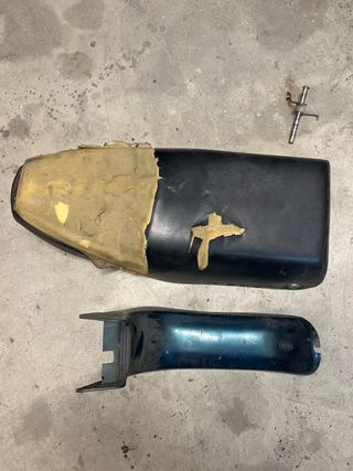 Asiento y tapa Derbi Variant