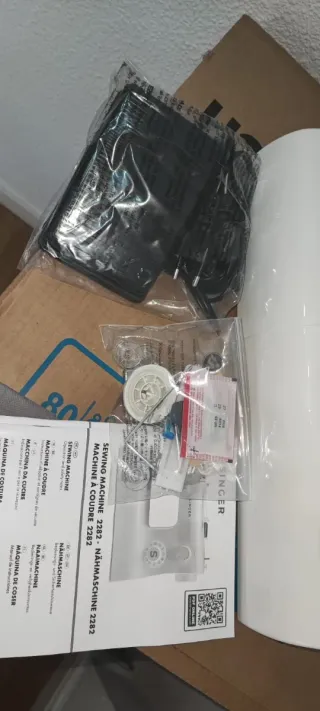 Máquina de coser SINGER Tradition 2282