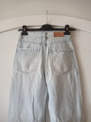 Jeans Stradivarius vita alta strappati tg 32