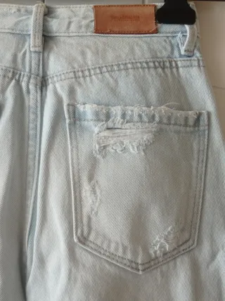 Jeans Stradivarius vita alta strappati tg 32