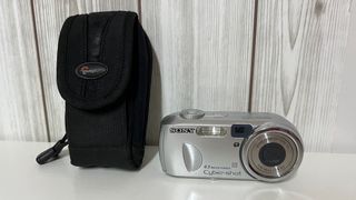 Cámara Sony Cyber-shot 4.1 MP