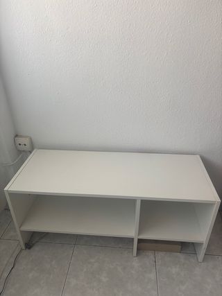 Mueble blanco de madera