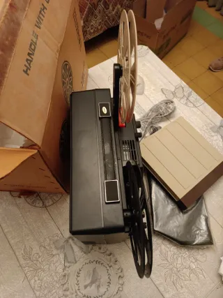 Proyector Yelco DS-607M + Accesorios y manual