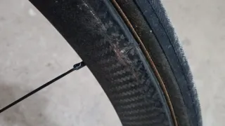 Rueda delantera carbono 40mm