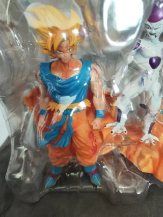 Figura Goku vs Freezer