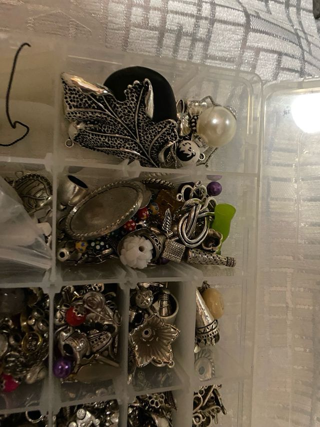 Scatola di perline per creare bijoux