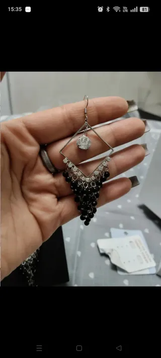 Orecchini pendenti neri e argento