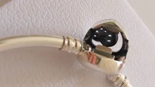 Pulsera Pandora rígida. Talla 19 cm.