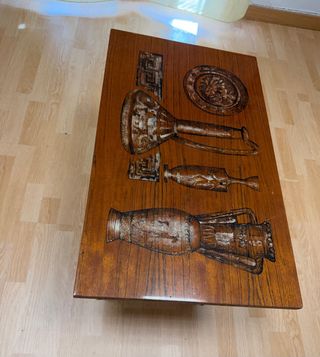 Mesa baja de salón con diseño