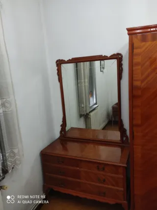 Dormitorio completo:cama,tocador, armario, mesitas