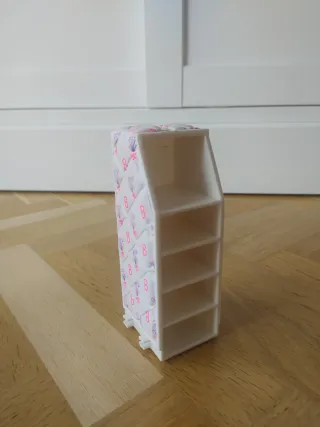 Set di armadi e cassettiera per vestiti Barbie