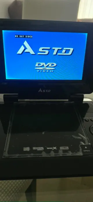 DVD Portátil STD con USB para coche y casa.