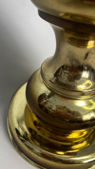 Lámpara de mesa quinqué dorada años 60