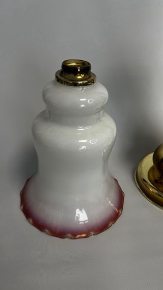 Lámpara de mesa quinqué dorada años 60