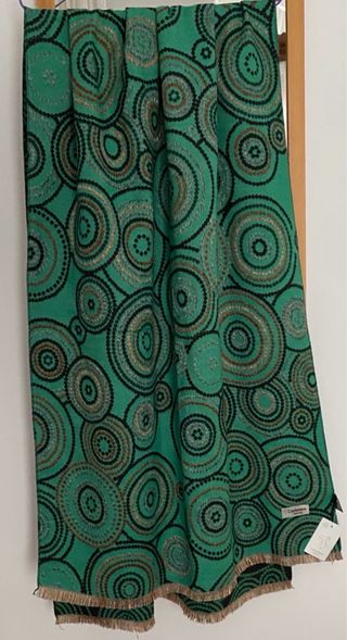 Manta decorativa/Pie de cama o sofa. 190/70 cm.