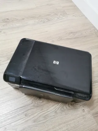 Impresora Escáner HP. Sin cables. Con años sin uso