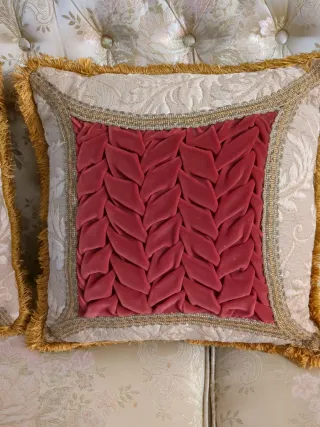 2 Cojines Terciopelo Rojo y Dorado