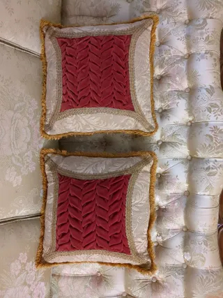 2 Cojines Terciopelo Rojo y Dorado