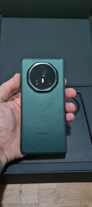Honor Magic V3