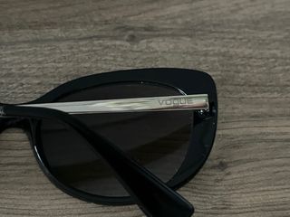 Gafas de Sol Vogue Negras y Plateadas