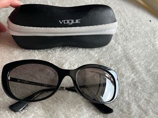 Gafas de Sol Vogue Negras y Plateadas
