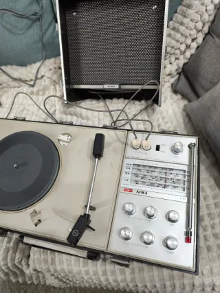 Radio Tocadiscos AIWA Beige/Plata