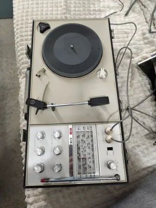 Radio Tocadiscos AIWA Beige/Plata