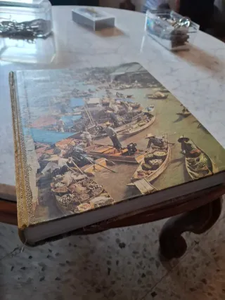 Libro viajes antiguo