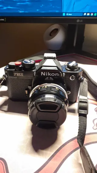 Nikon FM2 negra + Nikon 50mm
