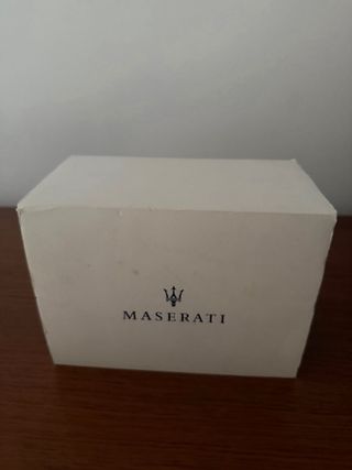 Caja de reloj Maserati azul vacía