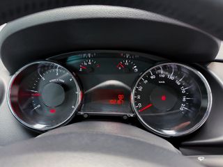 PEUGEOT 3008 1.6 BLUEHDI 120CV 5P