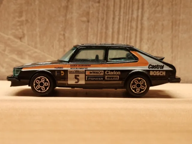 Modellino SAAB 900 Turbo Rally Bburago 1:43
