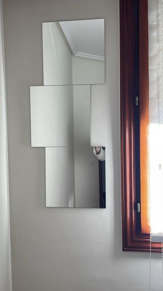 3 espejos cuadrados Ikea