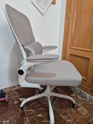 Silla de oficina ergonómica gris, nueva
