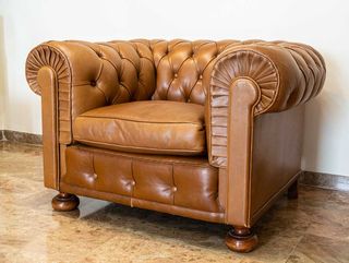 Sillón Chester de Cuero Marrón 1ª mitad siglo XX