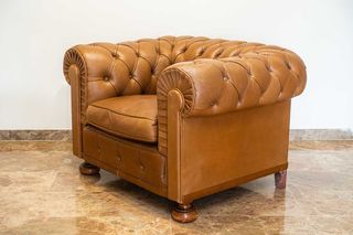 Sillón Chester de Cuero Marrón 1ª mitad siglo XX