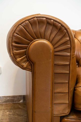 Sillón Chester de Cuero Marrón 1ª mitad siglo XX