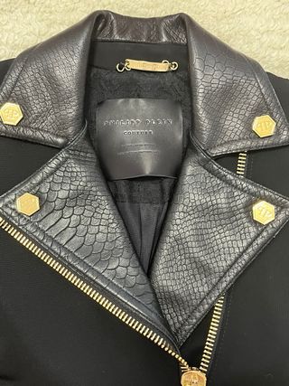 Cazadora Philipp Plein Couture.